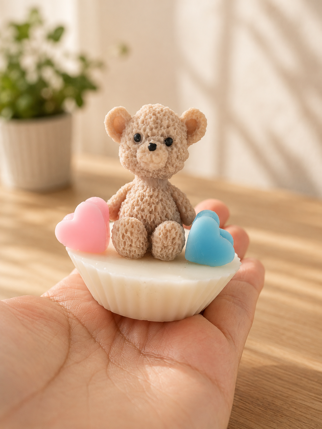 Osito en Base con Corazones